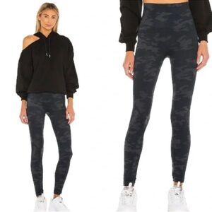 SPANX Look at Me Now Seamless Leggings Black Camo Tummy Control NWT